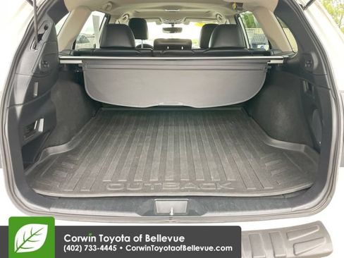 Used 2017 Subaru Outback 2.5i Limited AWD/4WD image 29