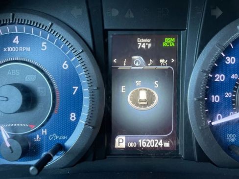 Used 2020 Toyota Sienna Limited image 38