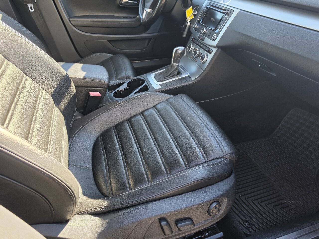 Used 2013 Volkswagen CC Lux FWD image 14
