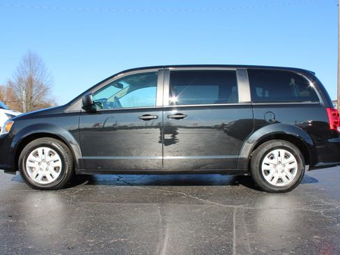 Used 2019 Dodge Grand Caravan SE image 11