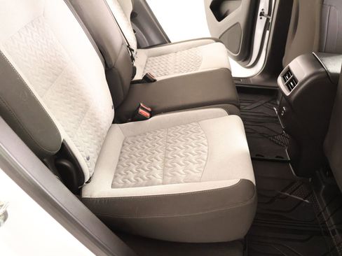 Used 2023 Chevrolet Equinox LT w/ Driver Convenience Package image 14