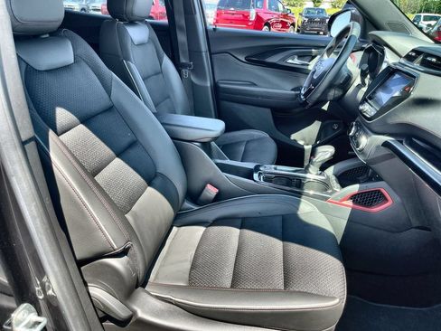 Used 2023 Chevrolet TrailBlazer RS w/ Sun and Liftgate Package AWD/4WD image 28