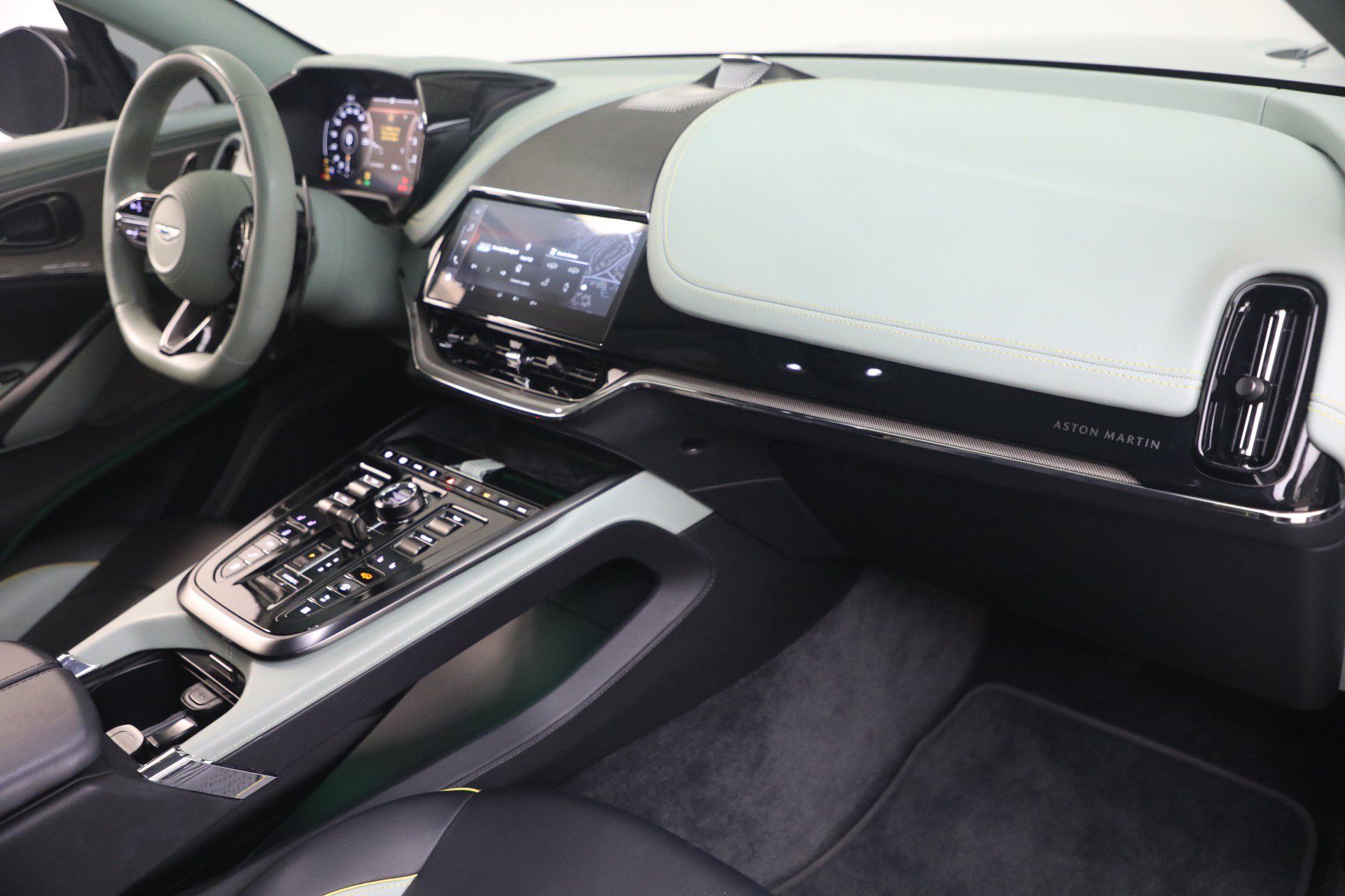 Used 2025 Aston Martin DBX 707 AWD/4WD image 17