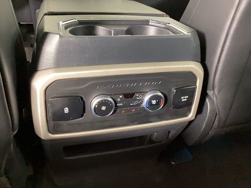 Used 2022 Ford Expedition Limited image 21