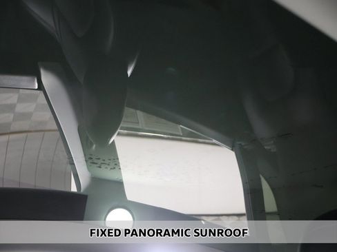 Used 2020 Tesla Model Y Long Range image 5