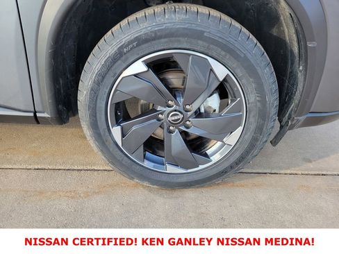 Certified 2025 Nissan Rogue SV image 22