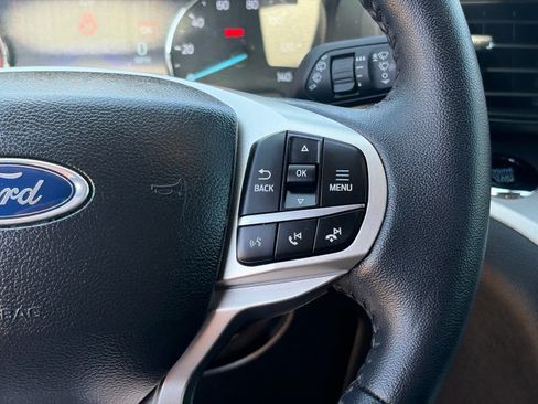 Used 2023 Ford Explorer XLT RWD image 15