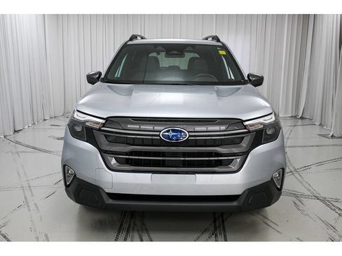 Used 2026 Subaru Forester Premium AWD/4WD image 3