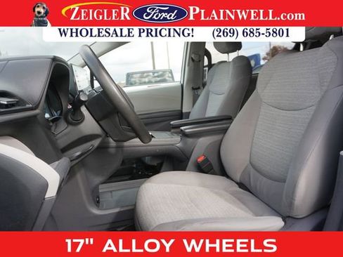 Used 2021 Toyota Sienna LE image 17