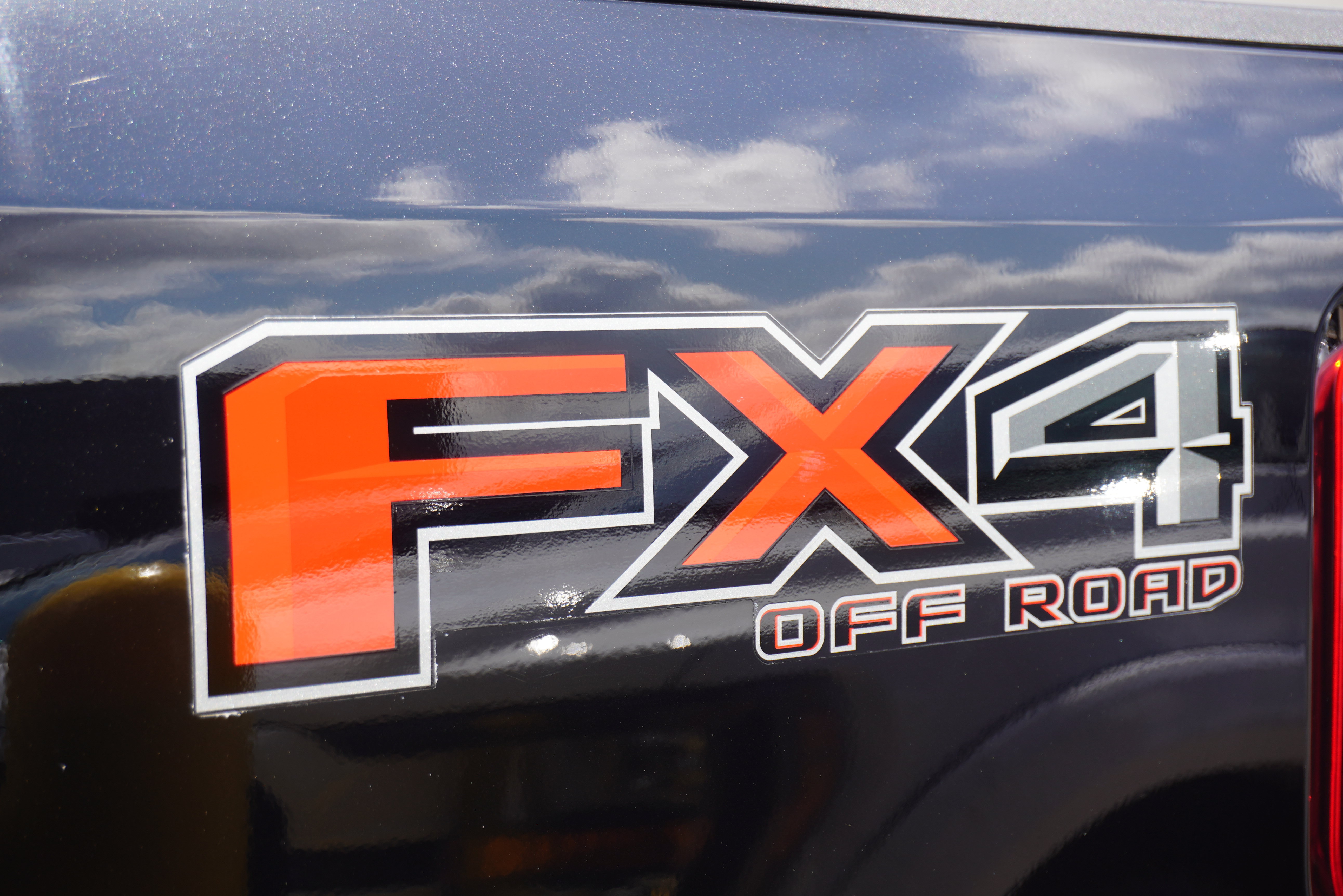 Used 2019 Ford F250 Lariat w/ Lariat Ultimate Package AWD/4WD image 8