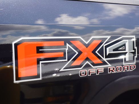 Used 2019 Ford F250 Lariat w/ Lariat Ultimate Package AWD/4WD image 8