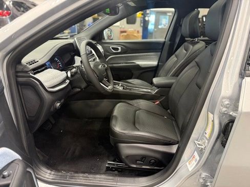 New 2025 Jeep Compass Latitude w/ Sun & Sound Group image 7