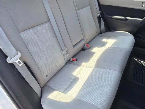 Used 2016 Toyota Corolla LE image 21