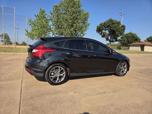Used 2013 Ford Focus SE FWD image 24