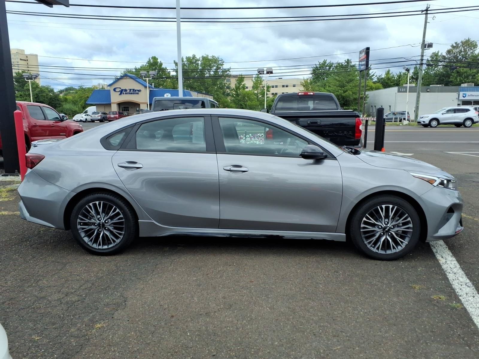 Used 2023 Kia Forte GT-Line w/ GT-Line Technology Package FWD image 2