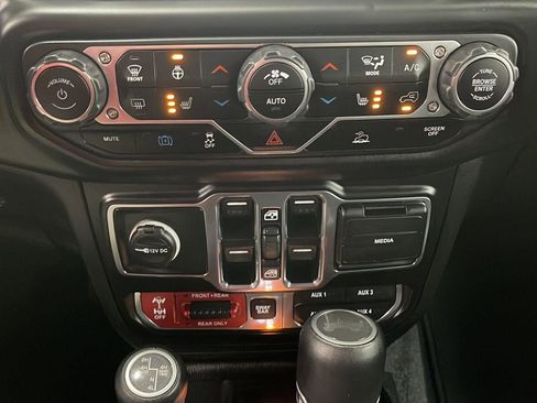 Used 2023 Jeep Wrangler Unlimited Rubicon 4xe w/ Cold Weather Group AWD/4WD image 16