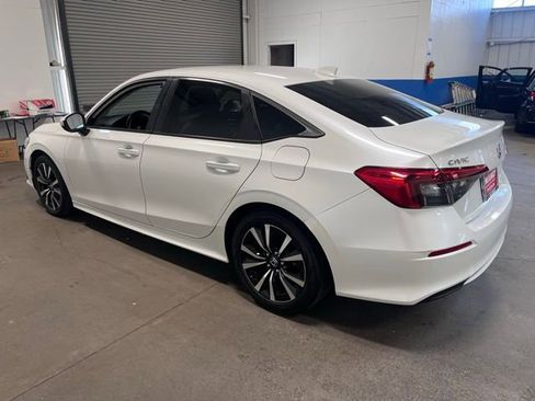 Used 2022 Honda Civic EX image 5