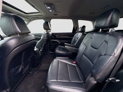 Certified 2023 Kia Telluride S w/ S Sunroof Package image 28
