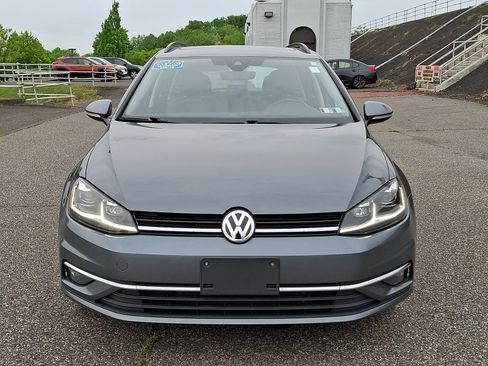 Used 2019 Volkswagen Golf SE FWD image 2