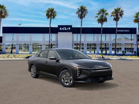 New 2026 Kia K4 LX image 8