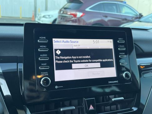 Used 2024 Toyota Camry SE image 19