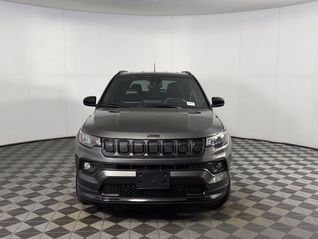 Used 2022 Jeep Compass Latitude FWD image 3