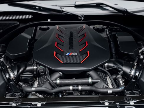 Used 2025 BMW M5 w/ Carbon Package image 79