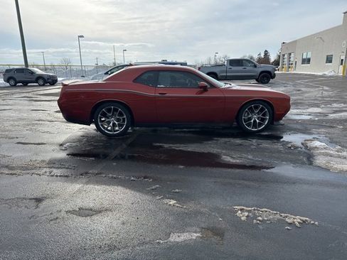 Used 2022 Dodge Challenger GT image 4