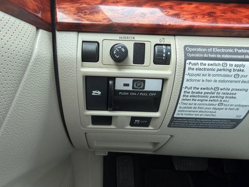 Used 2011 Subaru Outback 2.5i Limited AWD/4WD image 17