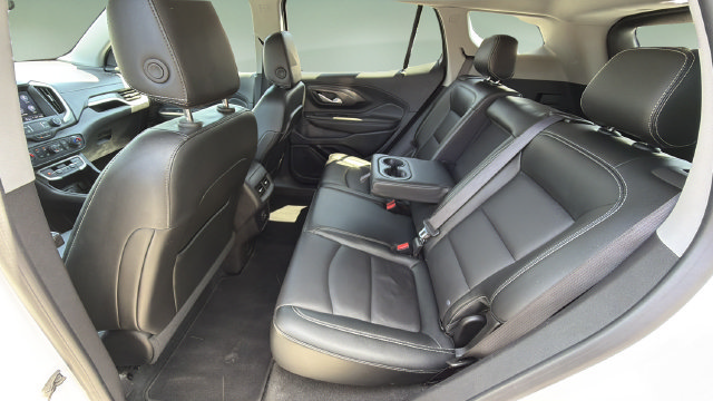 Used 2024 GMC Terrain SLT AWD/4WD image 19