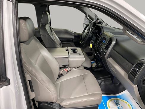 Used 2017 Ford F250 XL w/ Power Equipment Group AWD/4WD image 25