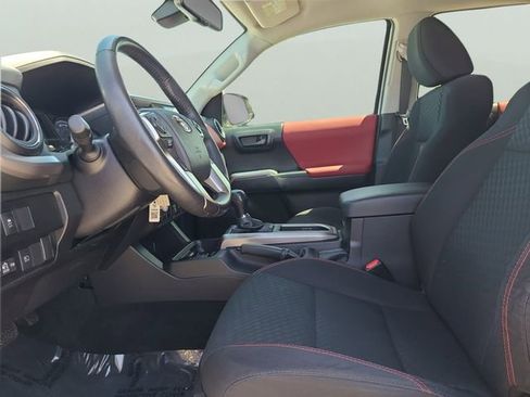 Used 2022 Toyota Tacoma SR5 RWD image 15