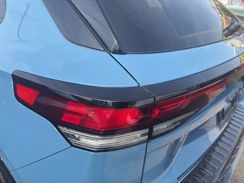 Used 2025 Volkswagen Tiguan SE R-Line AWD/4WD image 6