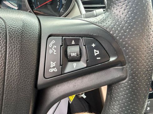 Used 2014 Chevrolet Cruze LS FWD image 18
