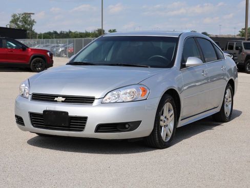 Used 2011 Chevrolet Impala LT w/ Luxury Edition Package FWD image 5