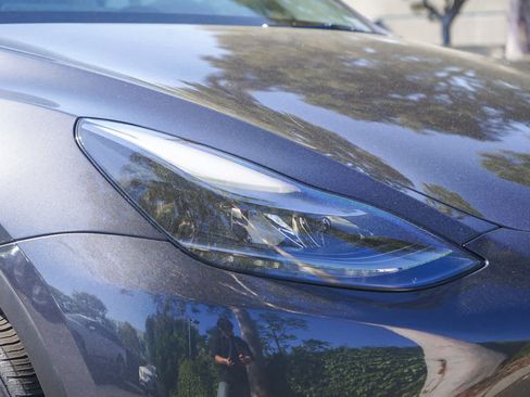 Used 2025 Tesla Model Y Long Range AWD/4WD image 10