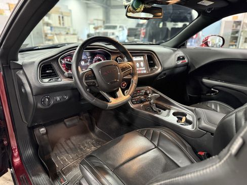 Used 2018 Dodge Challenger SRT Hellcat image 9