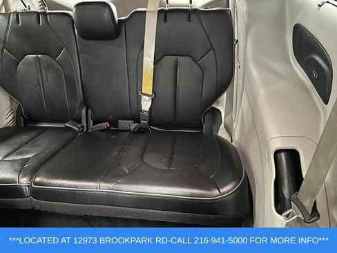 Used 2018 Chrysler Pacifica Limited FWD image 20