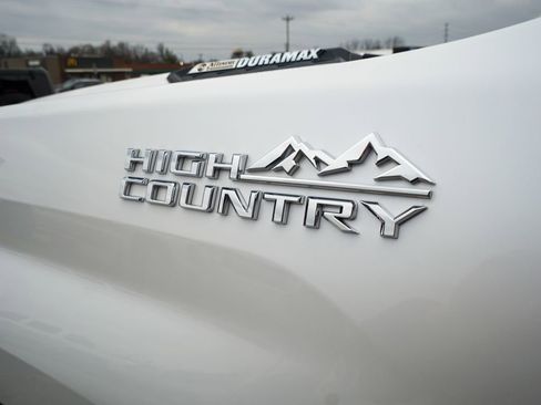 Used 2020 Chevrolet Silverado 2500 High Country w/ Z71 Off-Road Package image 9
