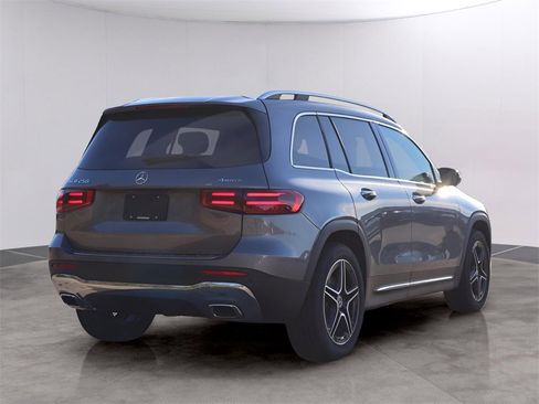 New 2026 Mercedes-Benz GLB 250 4MATIC image 5