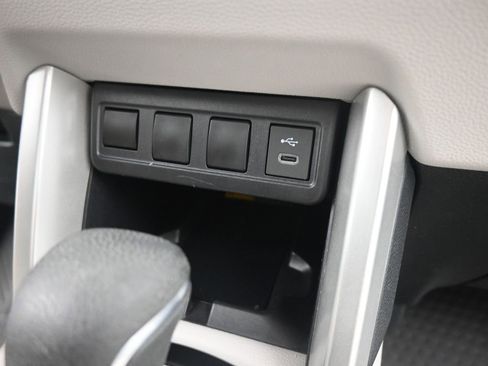 Used 2025 Toyota Corolla Cross LE image 14