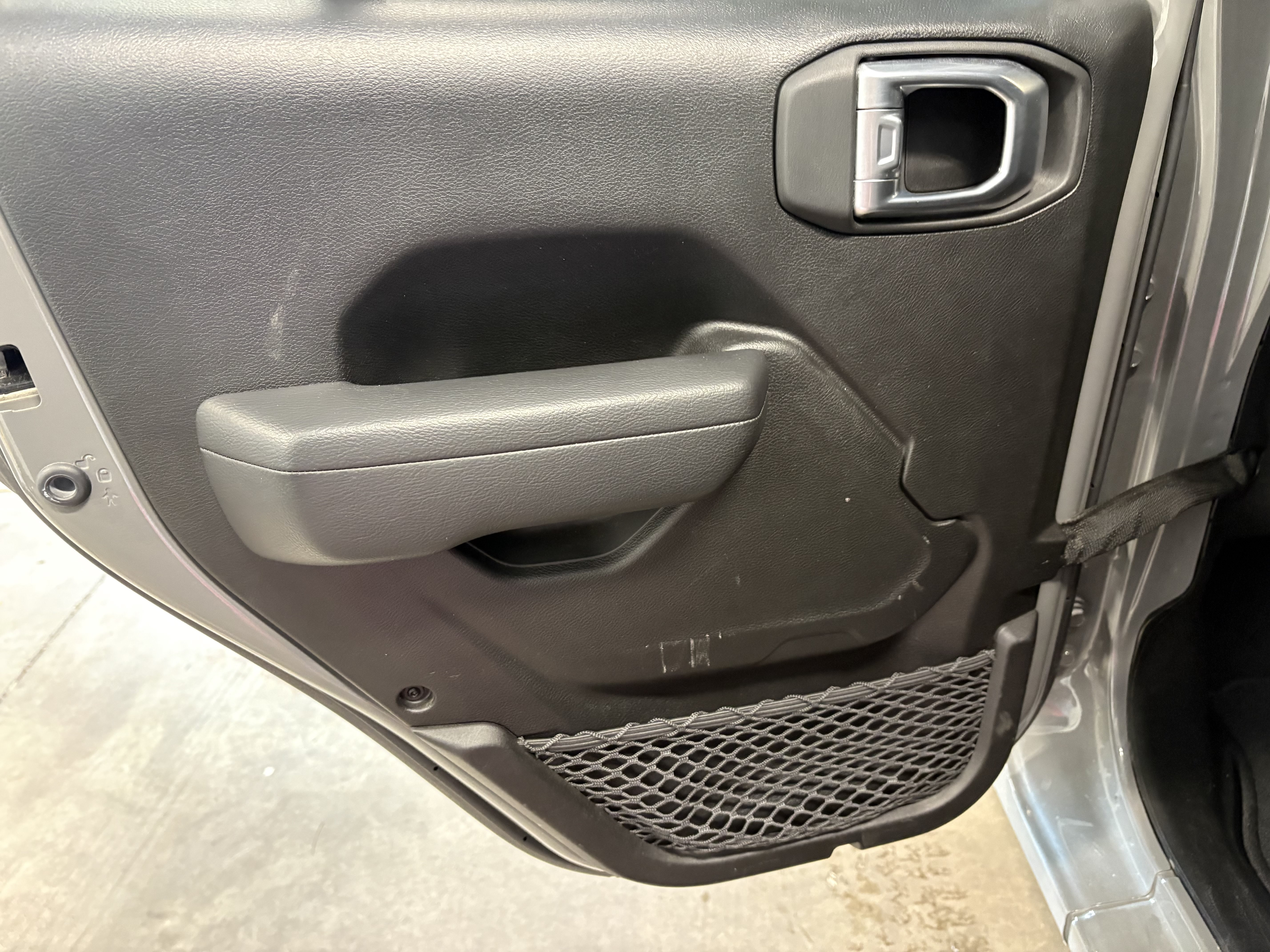 Used 2022 Jeep Wrangler Unlimited Sport AWD/4WD image 9