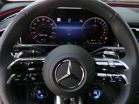 Used 2026 Mercedes-Benz E 53 AMG e 4MATIC Sedan image 10