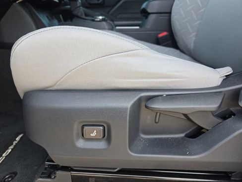 Used 2025 Toyota Tacoma SR5 image 27