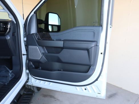 New 2026 Ford F250 Lariat w/ Black Appearance Package image 42