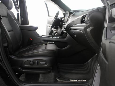 Used 2023 Chevrolet Traverse High Country image 28