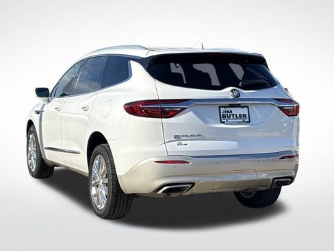 Used 2020 Buick Enclave Essence w/ Sound and Sites Package image 4