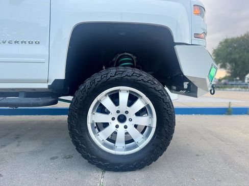 Used 2018 Chevrolet Silverado 1500 LT w/ Trailering Package AWD/4WD image 23