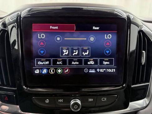 Used 2021 Chevrolet Traverse LT FWD image 29