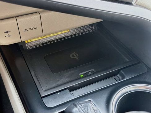 Used 2018 Toyota Camry XLE FWD image 29